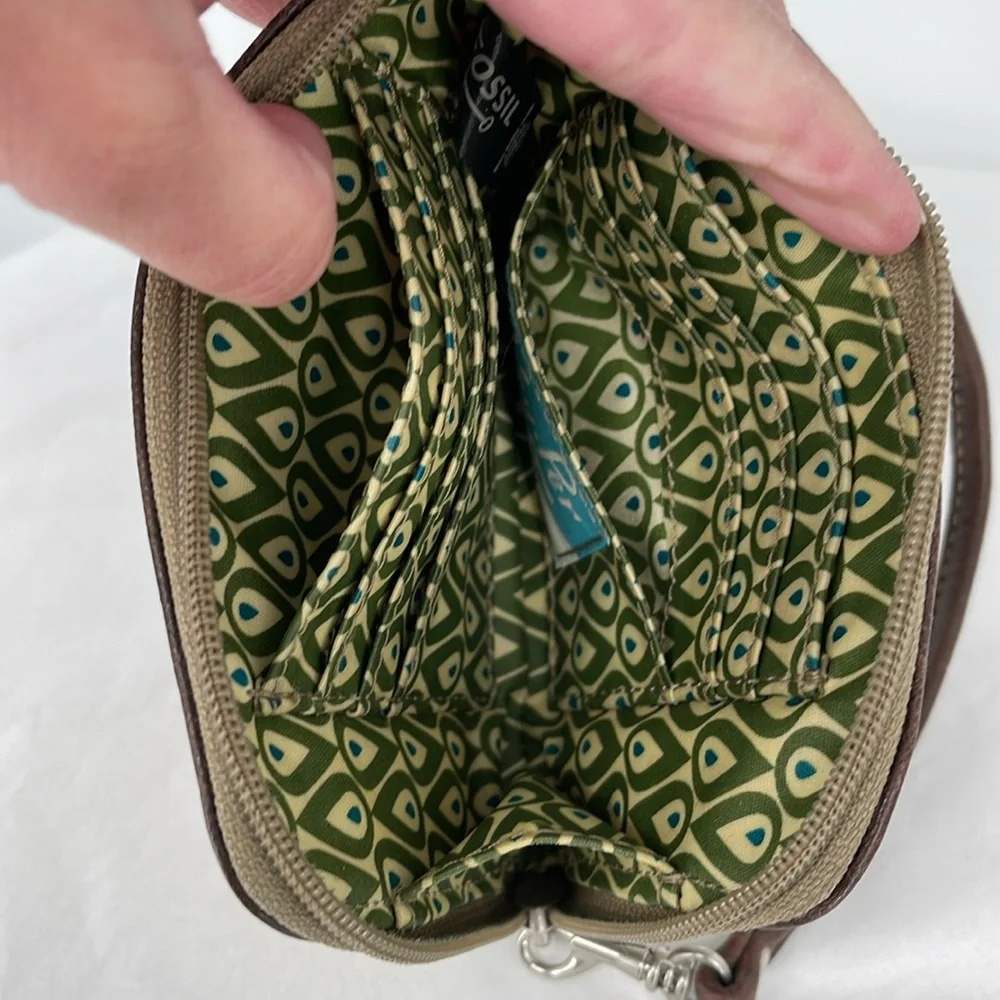 Vintage Fossil‎ Key Per Vinyl Wallet With Leather Wrist Strap.